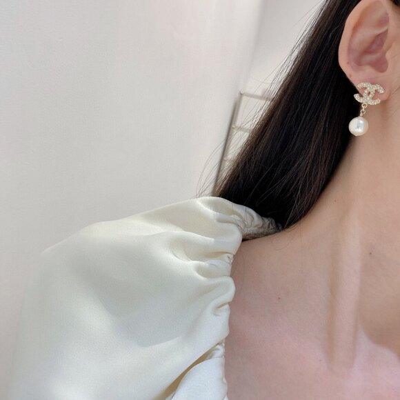 CHANEL EARRINGS - Picture 2 of 9